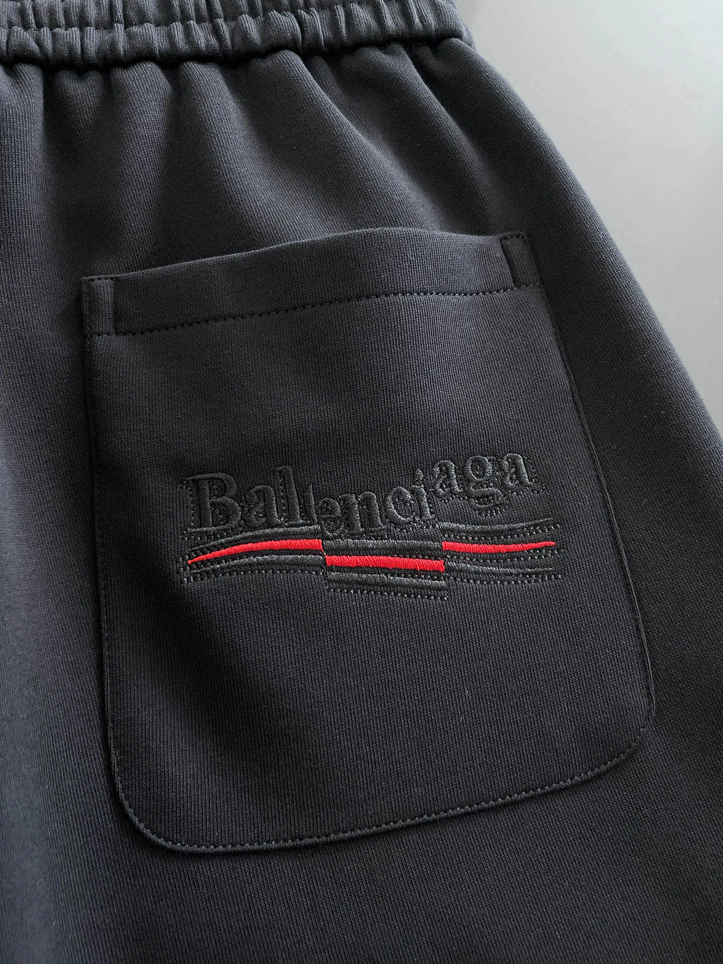 Balenciaga [High Version] 2026 Autumn and Winter latest products, available at counters at the same time, Original product, fashionable casual trousers and casual trousers, using imported original fabrics, top-grade embroidery 🪡 craft letter pattern logo, original hardware accessories decoration, simple yet fashionable, fashionable and handsome upper body, Sizes: M-3XL